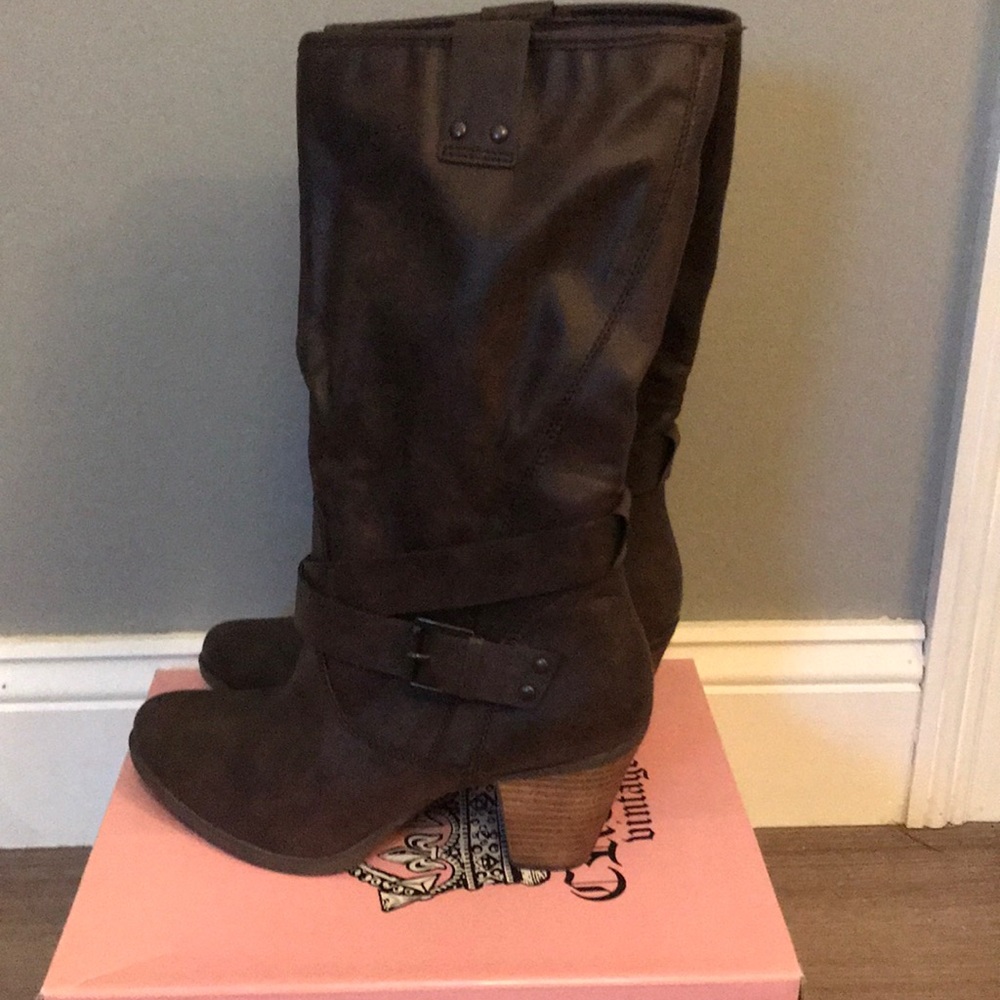 Crown Vintage Brown Boots